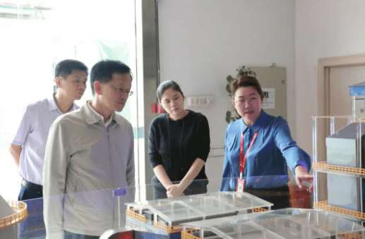 合肥市经济和信息化局王十朋一行莅临3499拉斯维加斯科技调研指导