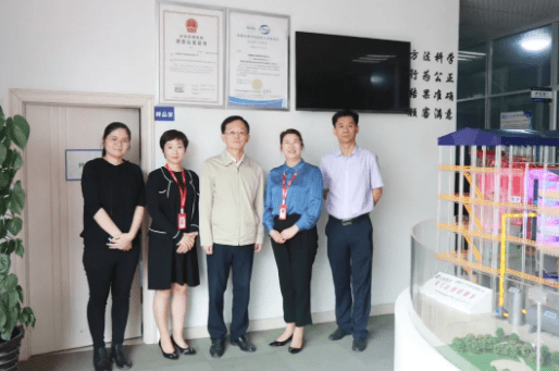 合肥市经济和信息化局王十朋一行莅临3499拉斯维加斯科技调研指导