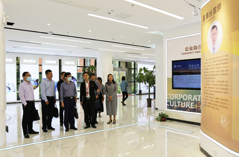 市委统战部王华臣副部长来3499拉斯维加斯科技调研指导